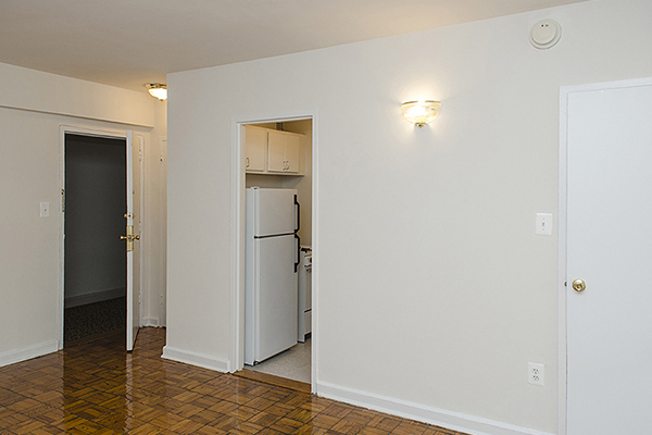 2420 16th Street, Nw - Photo 9