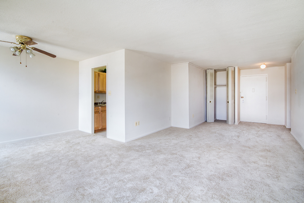 1110 Fidler Lane - Photo 5