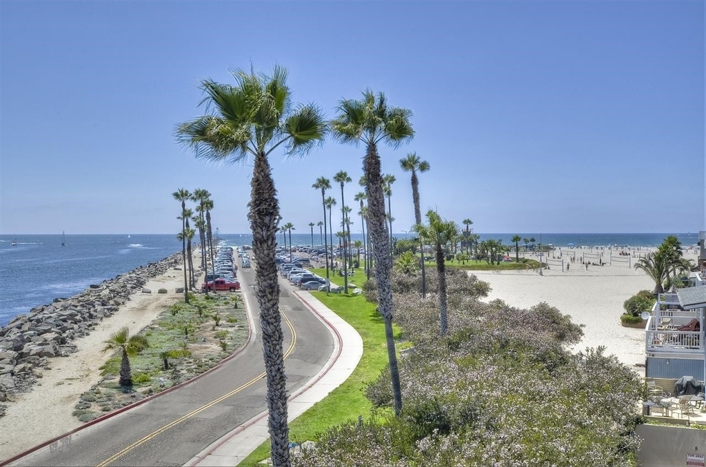 2595 Ocean Front Walk - Photo 1