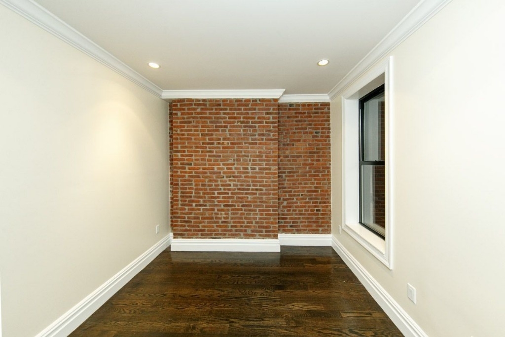 324 West 13th  - Photo 2