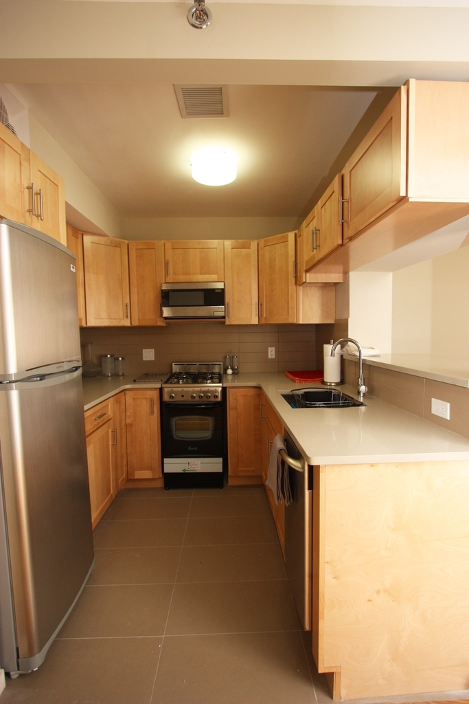 170 East 112th Street - Photo 4