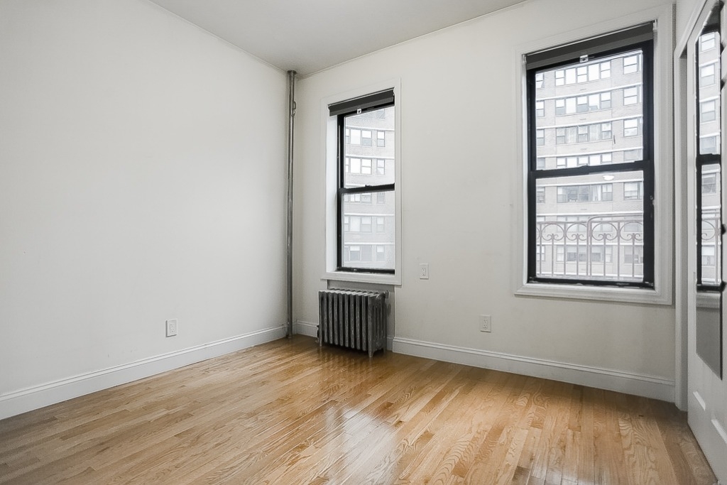 230 East 36th Street - Photo 2