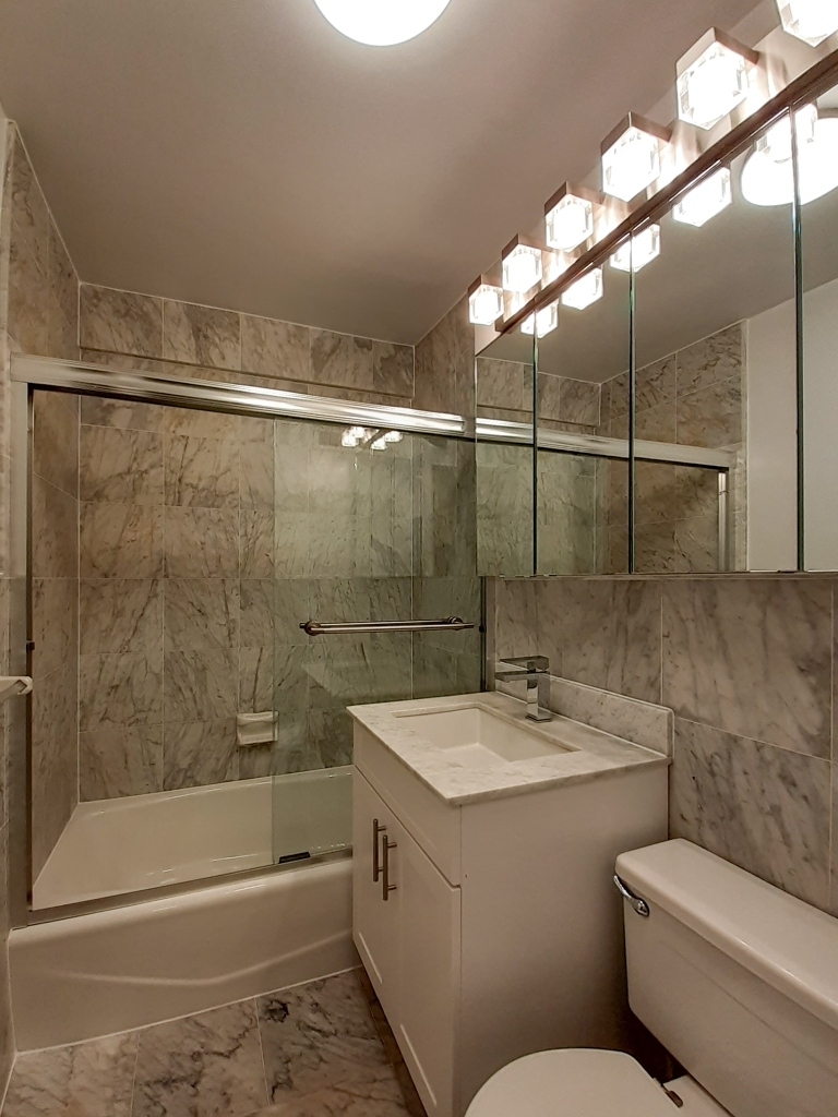 305 West 13th Street - Photo 4