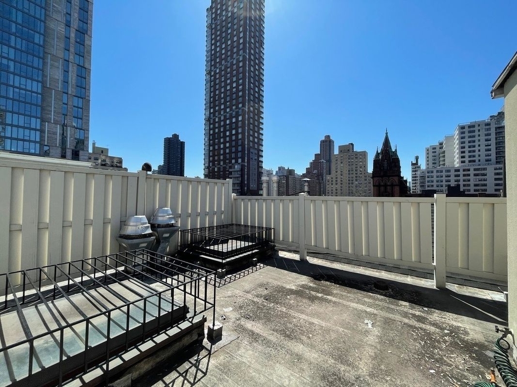 East 89 Street - Photo 7