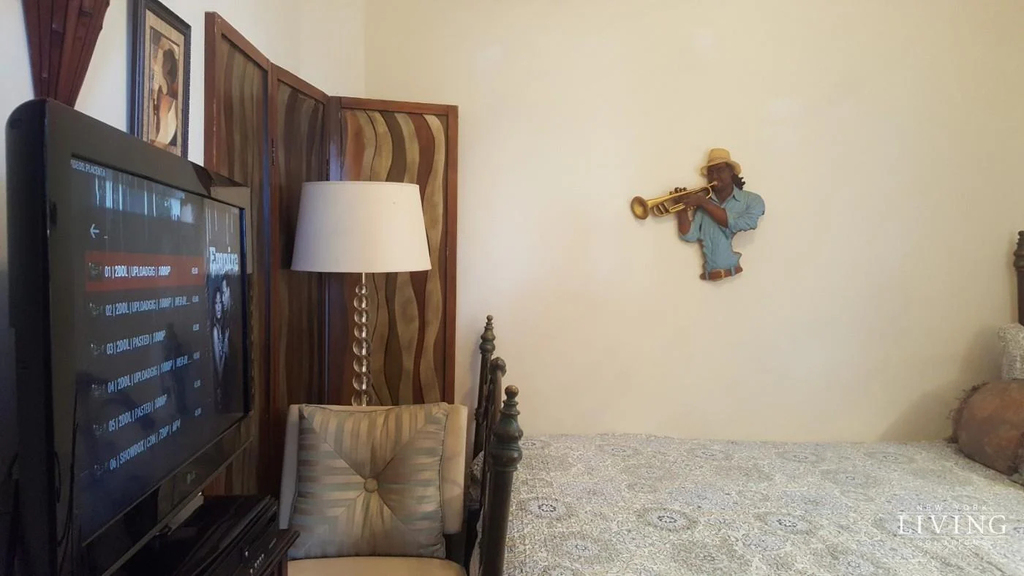 660 Carroll Street - Photo 3