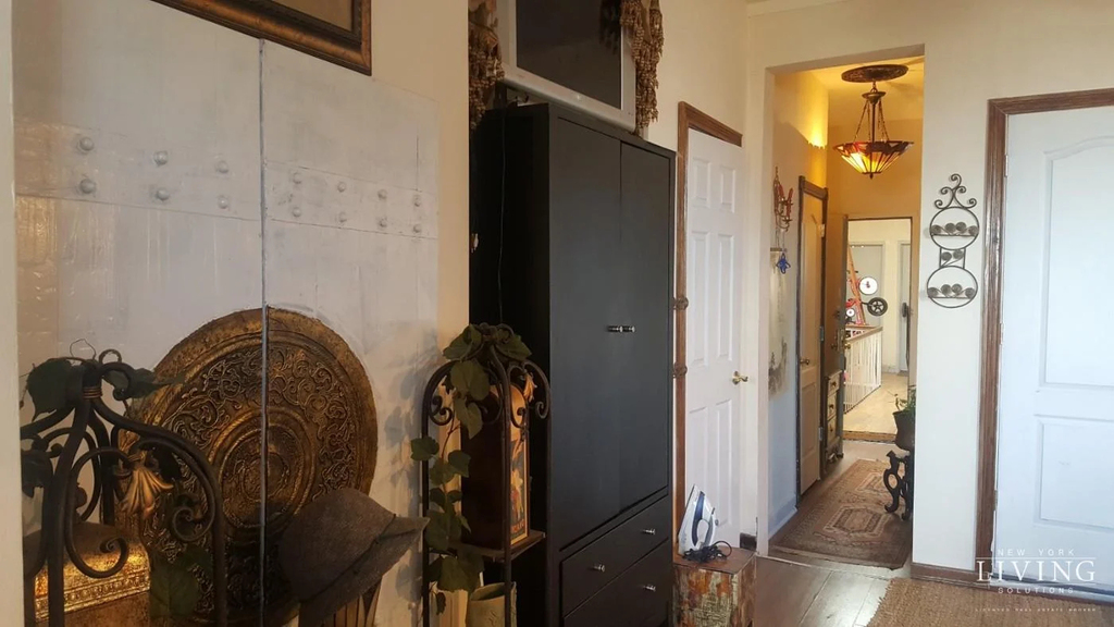 660 Carroll Street - Photo 8