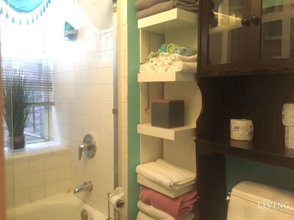 660 Carroll Street - Photo 7