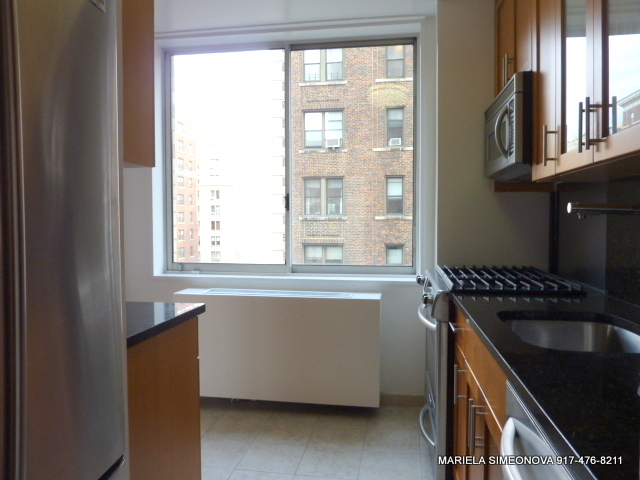 Upper West Side - Photo 3