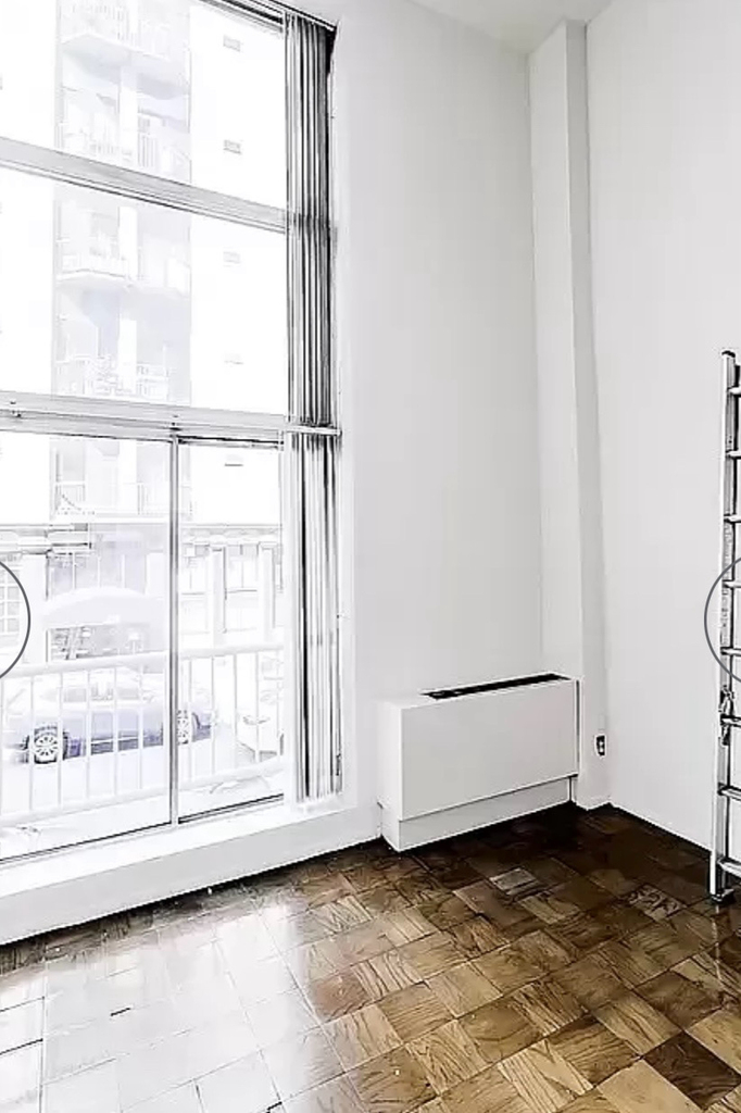 220 East 24th Street - Photo 2