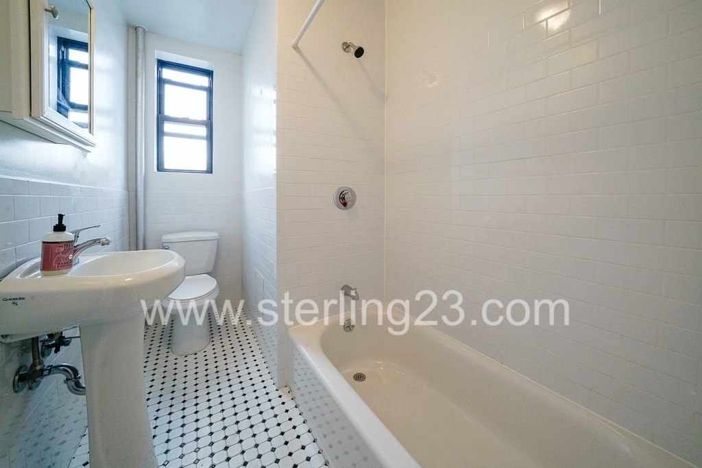 31-79 35th Street - Photo 6