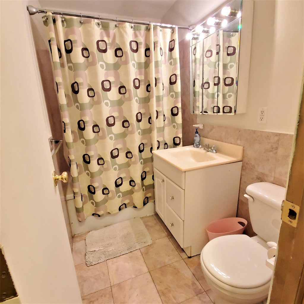 255 W 55th St - Photo 6