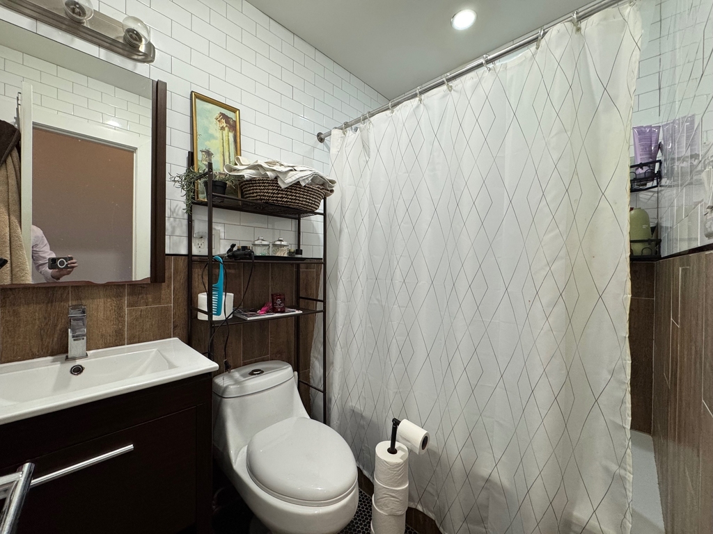 264 Cornelia Street - Photo 4