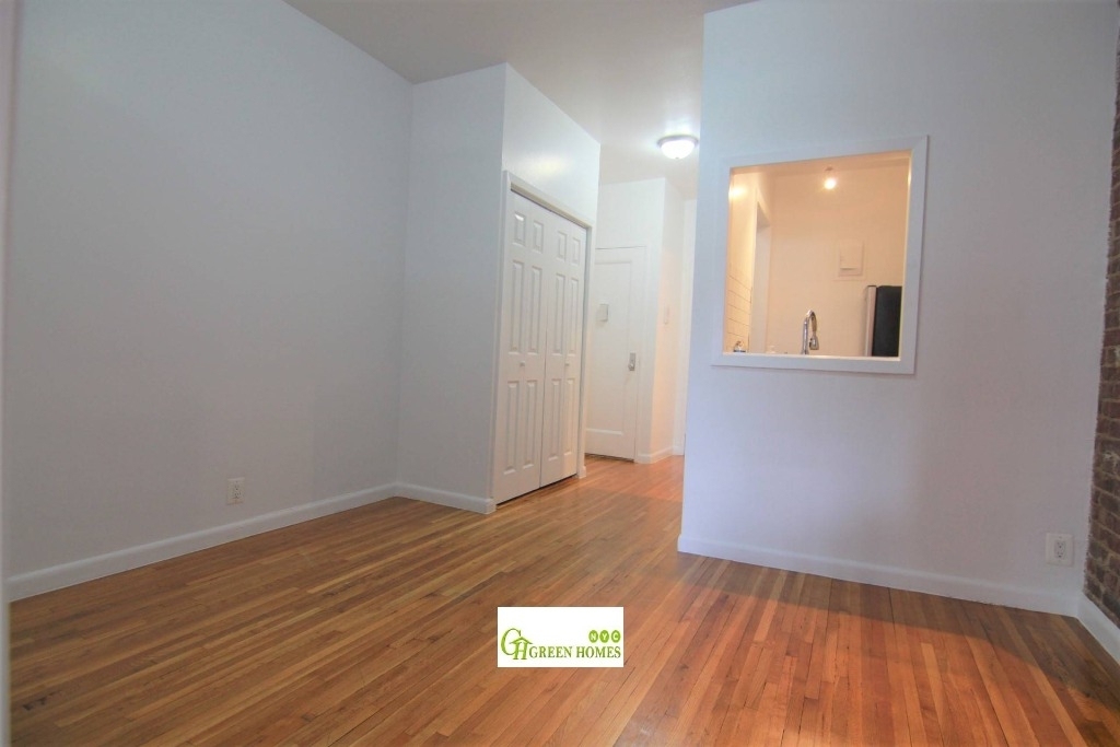 316 East 83 - Photo 1