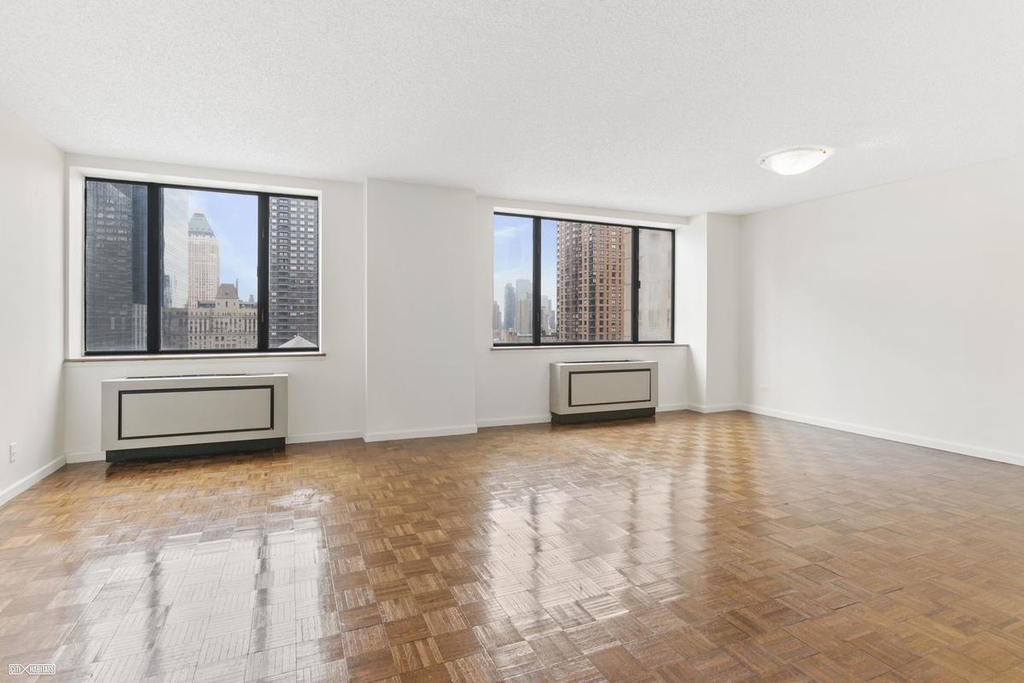 30 West 61st Street - Photo 1