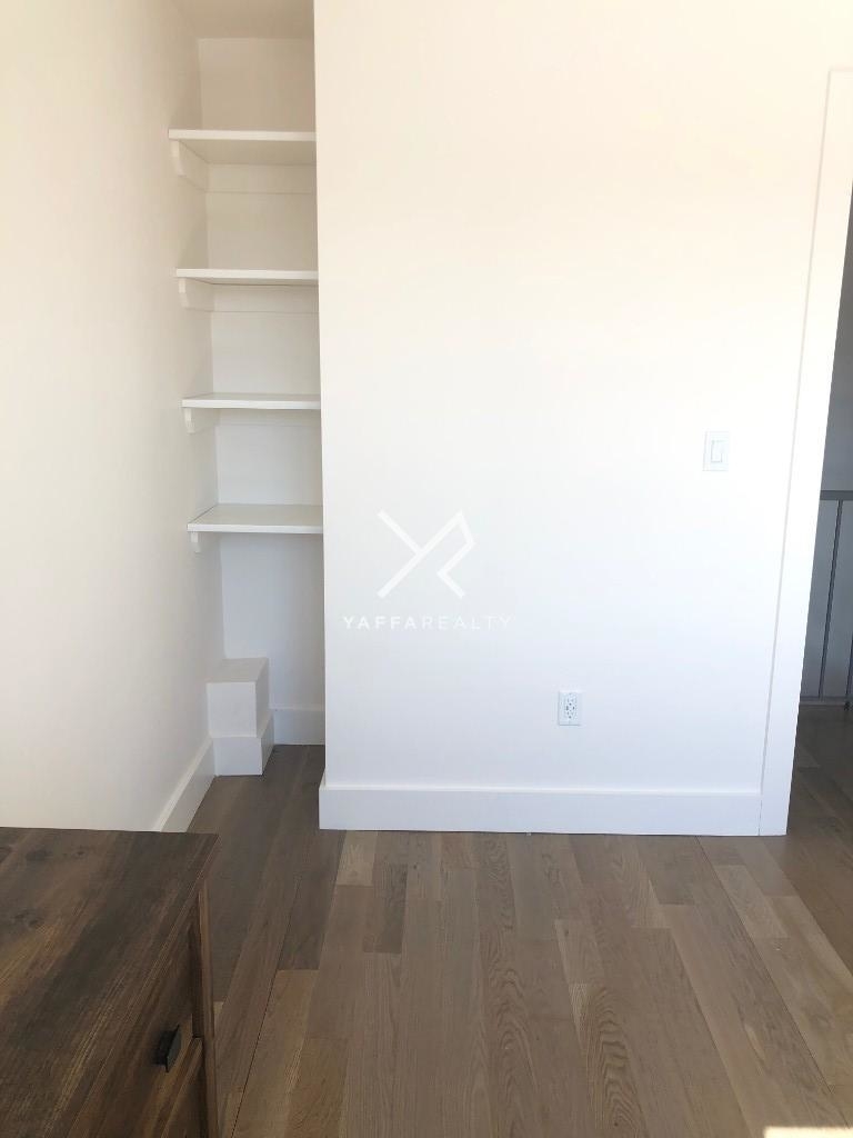 1052 Dean Street - Photo 5