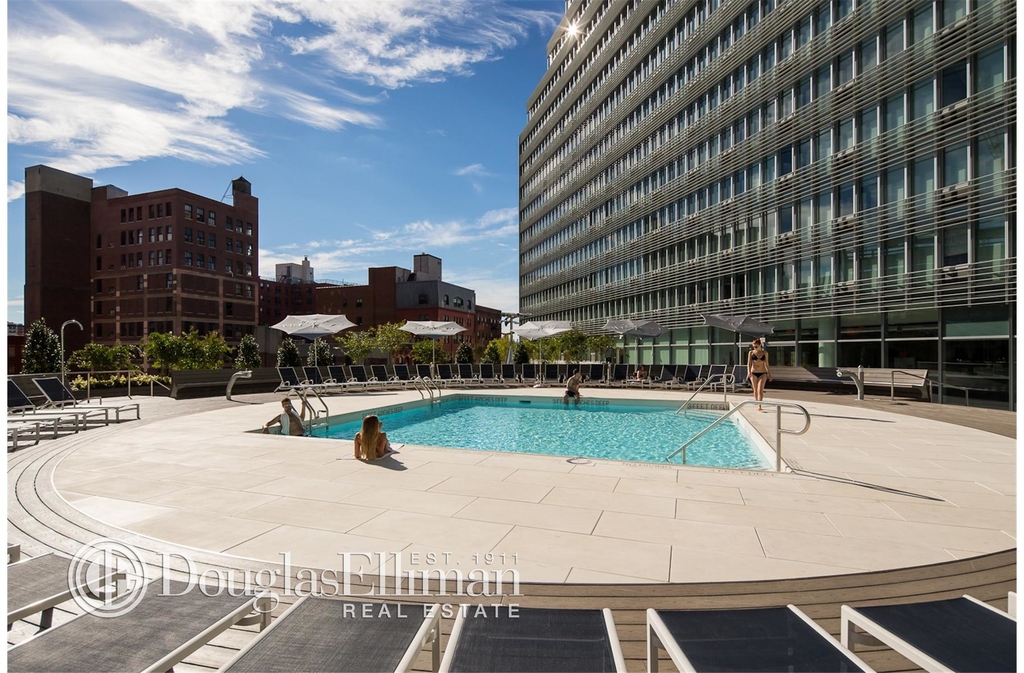 550 West 54th St - Photo 5