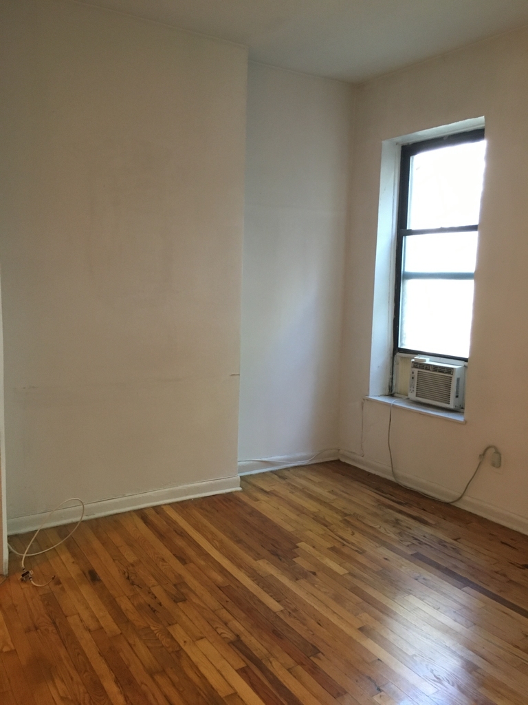 1505 Lexington Ave - Photo 2