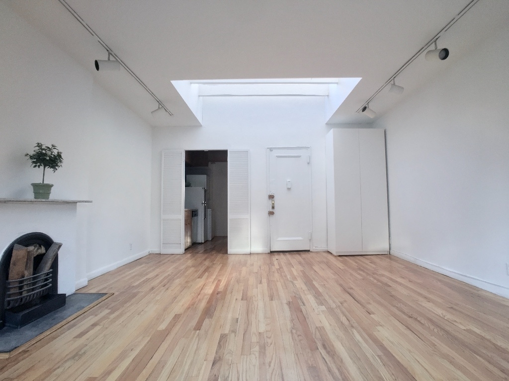 54 West 9th Street - Photo 1