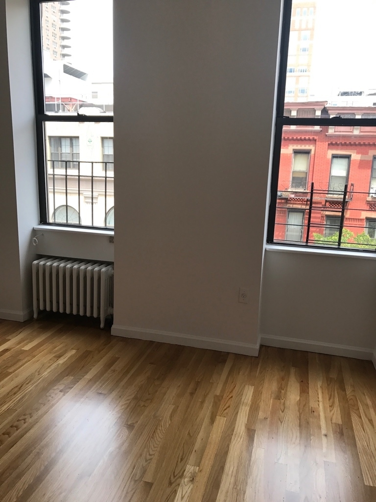 111 West 16th Street - Photo 1