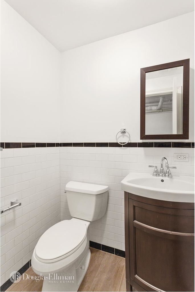 115 Greenpoint Avenue - Photo 8