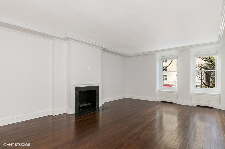 East 86th Street - Photo 2