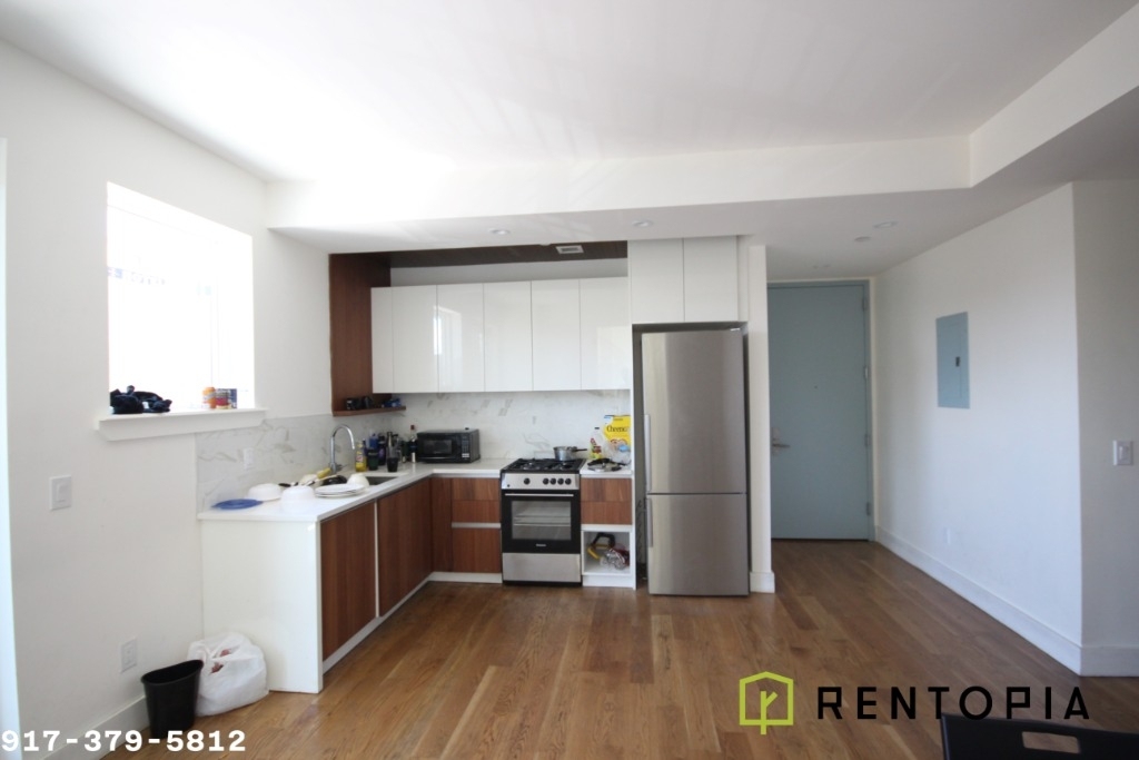 810 Flushing Ave - Photo 0