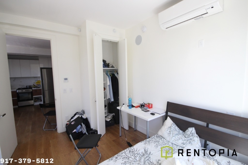 810 Flushing Ave - Photo 6