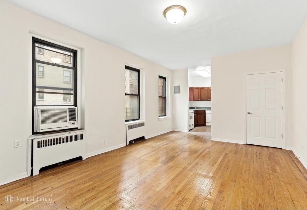 529 east 85 street  - Photo 2