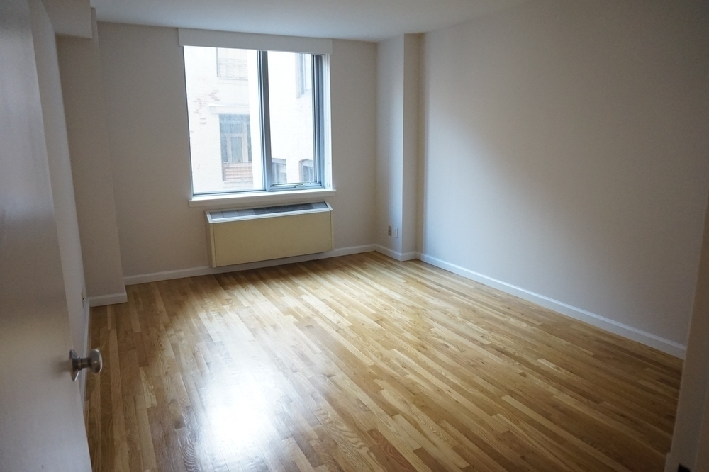 120 West 21st St - Photo 6