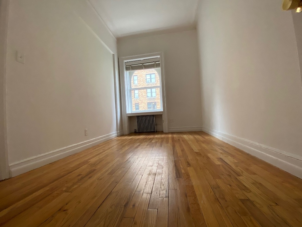 323 West 82nd Street - Photo 2