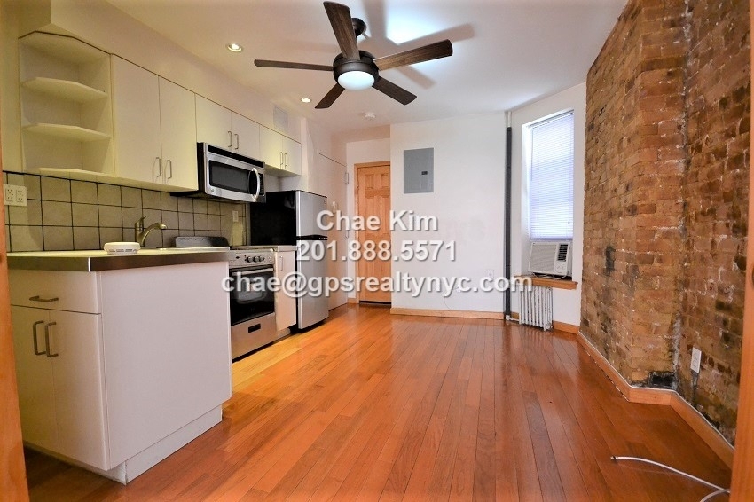 529 West 48th Street - Photo 3