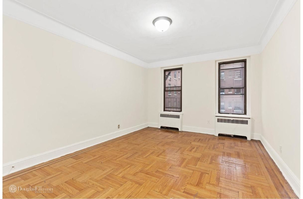 East 85th Street - Photo 2