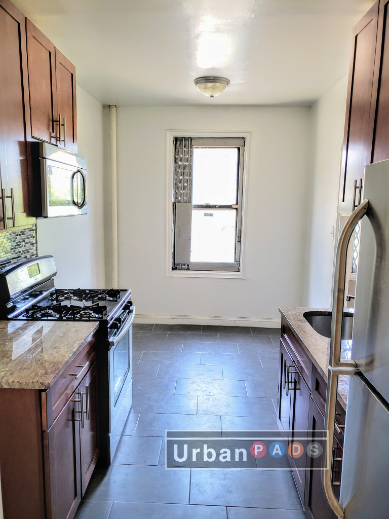 55 Linden Blvd - Photo 2