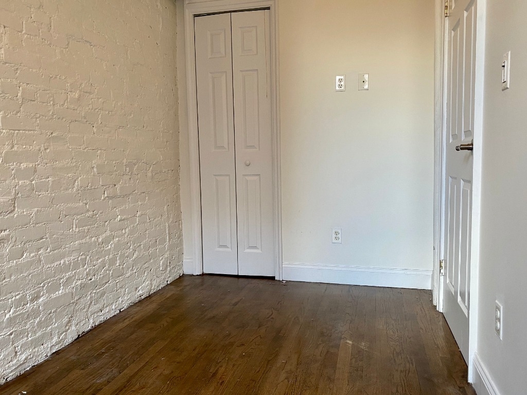 215 East 4th Street - Photo 8