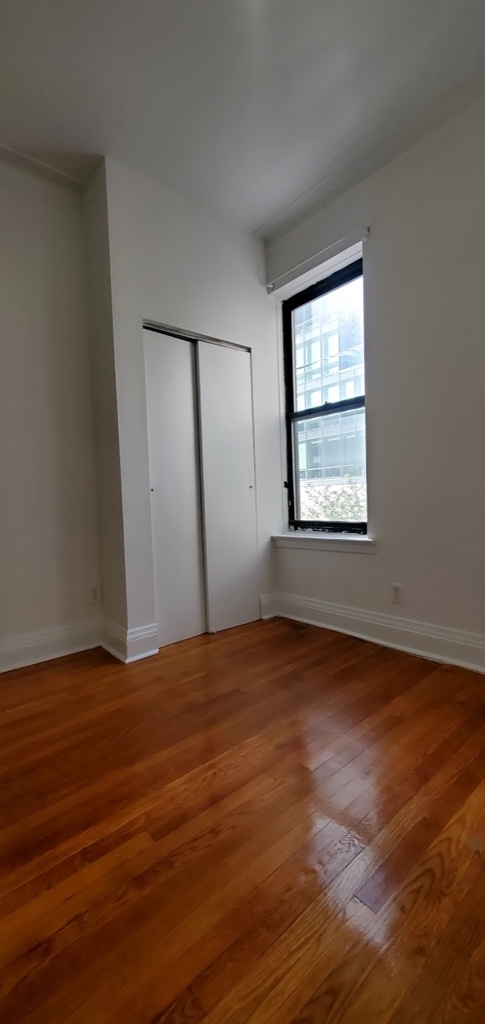 156 east 85th st  - Photo 4