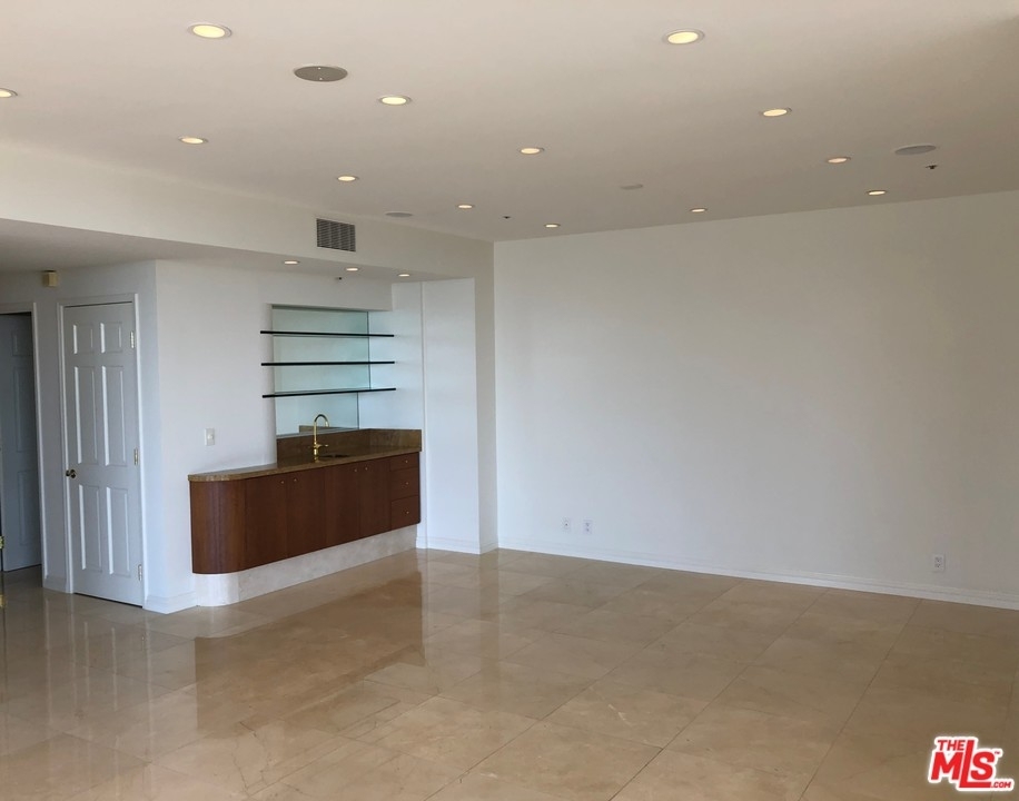 10430 Wilshire - Photo 8