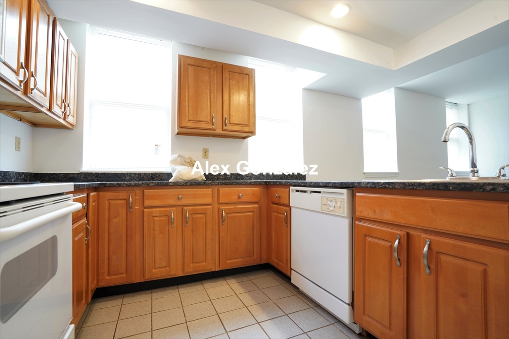 24 Queensberry St. - Photo 7