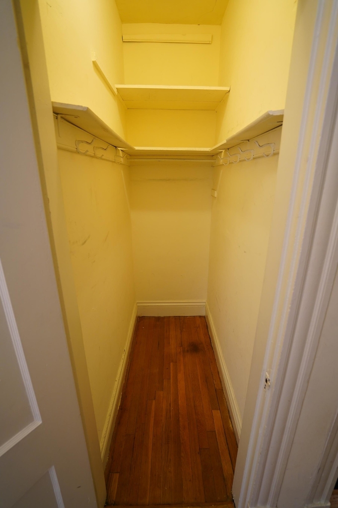 100 Queensberry St. - Photo 5