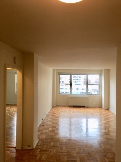 401 East 81st - Photo 5