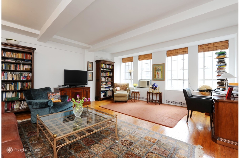 340 West 57th St - Photo 0