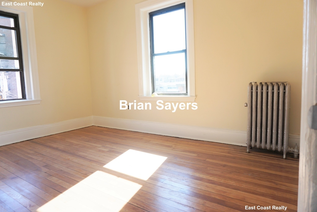 1218 Commonwealth Ave. - Photo 2