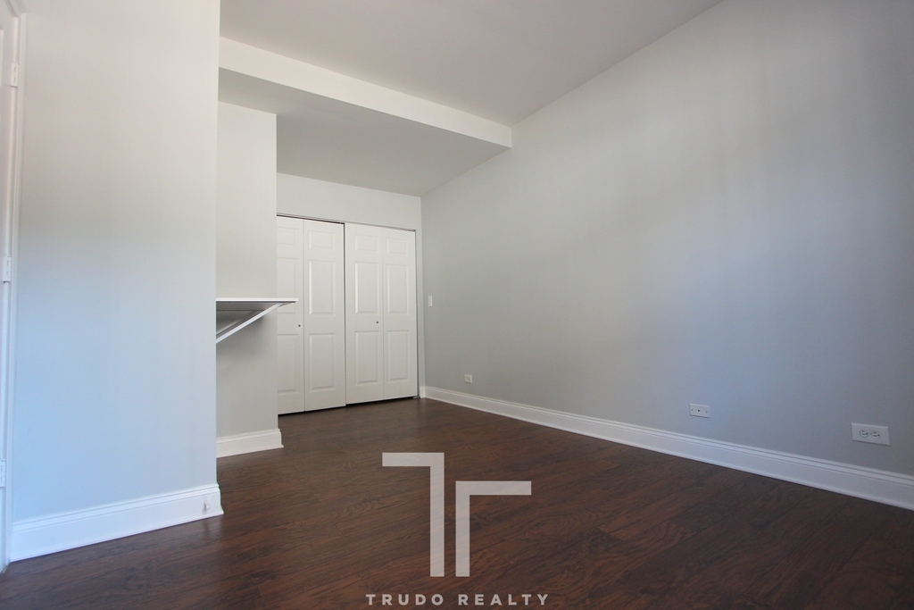 7526 North Seeley Ave. - Photo 11