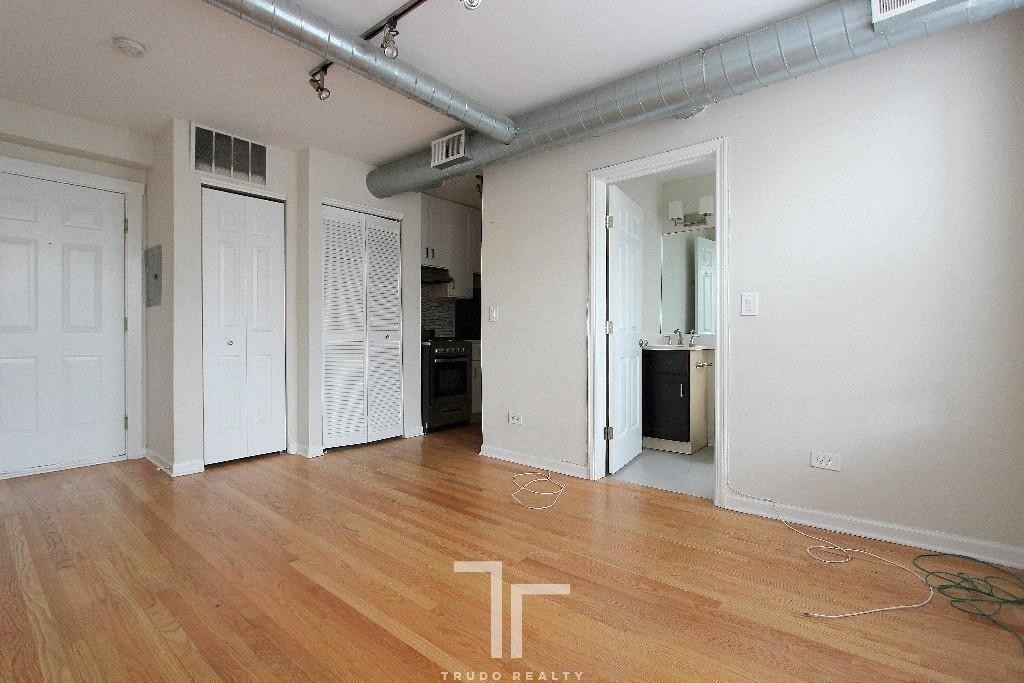 2520 West Leland Ave. - Photo 2