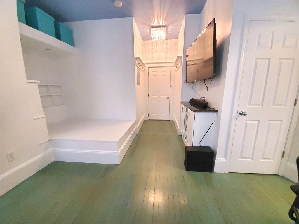 39 Hemenway St. - Photo 5