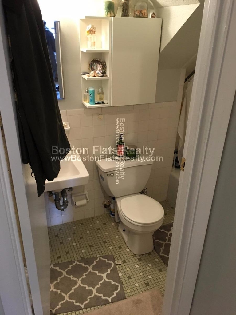 185 Saint Botolph St. - Photo 3