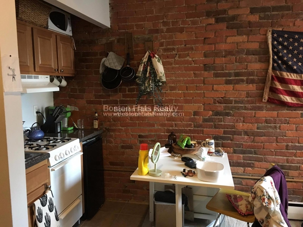 185 Saint Botolph St. - Photo 2