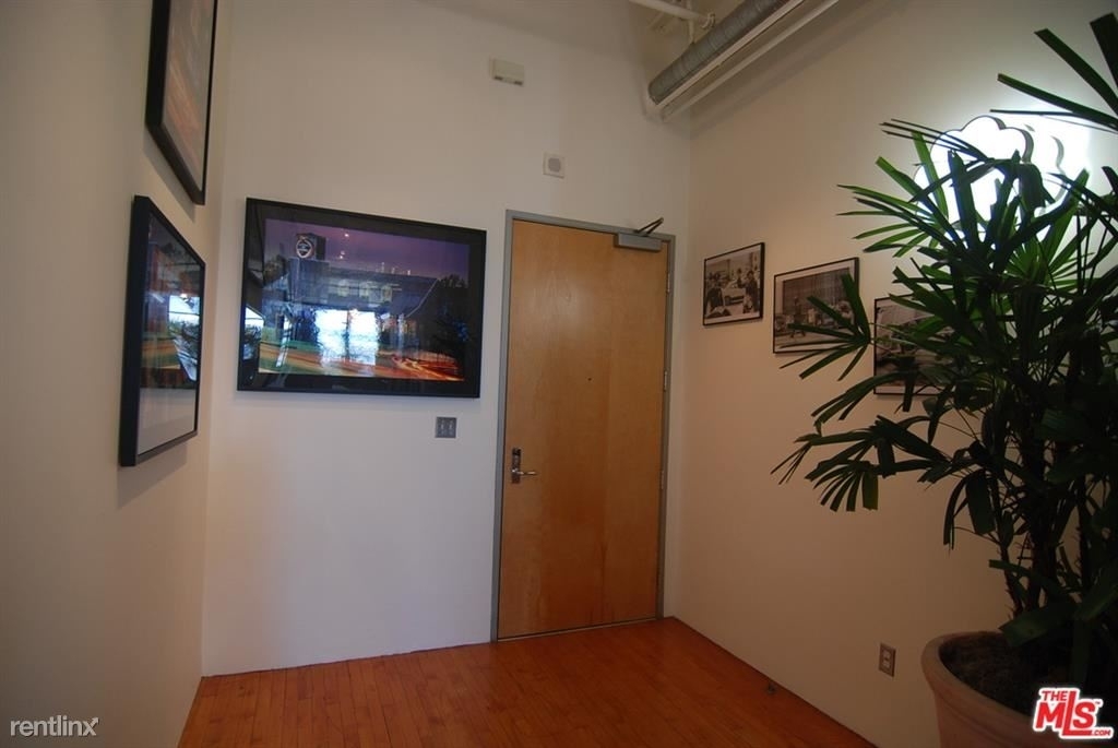 1850 Industrial St Apt 404 - Photo 2