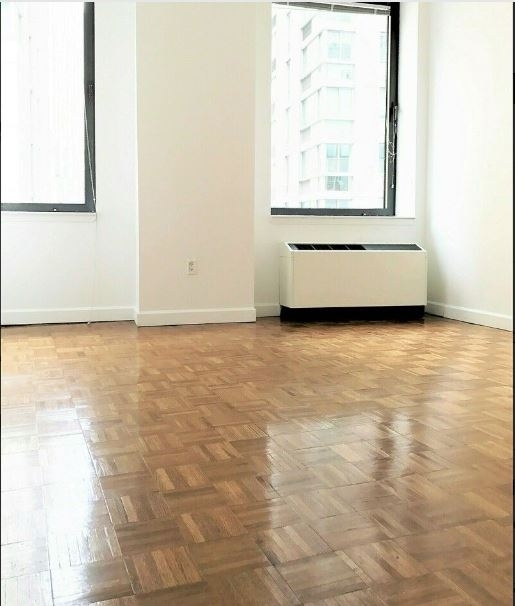 100 maiden lane  - Photo 1