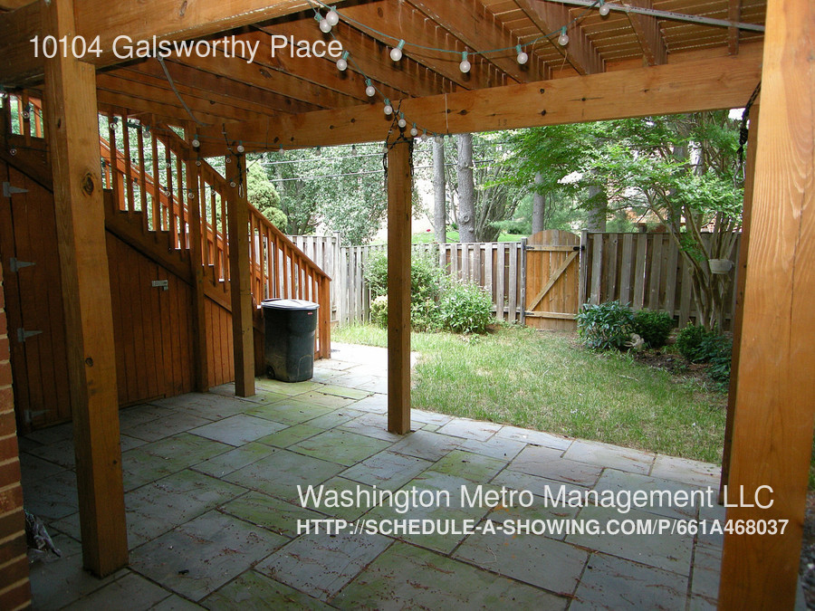 10104 Galsworthy Place - Photo 11