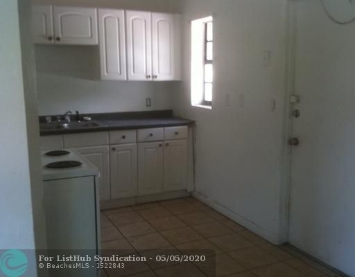 1553 Nw 15th Ter - Photo 2